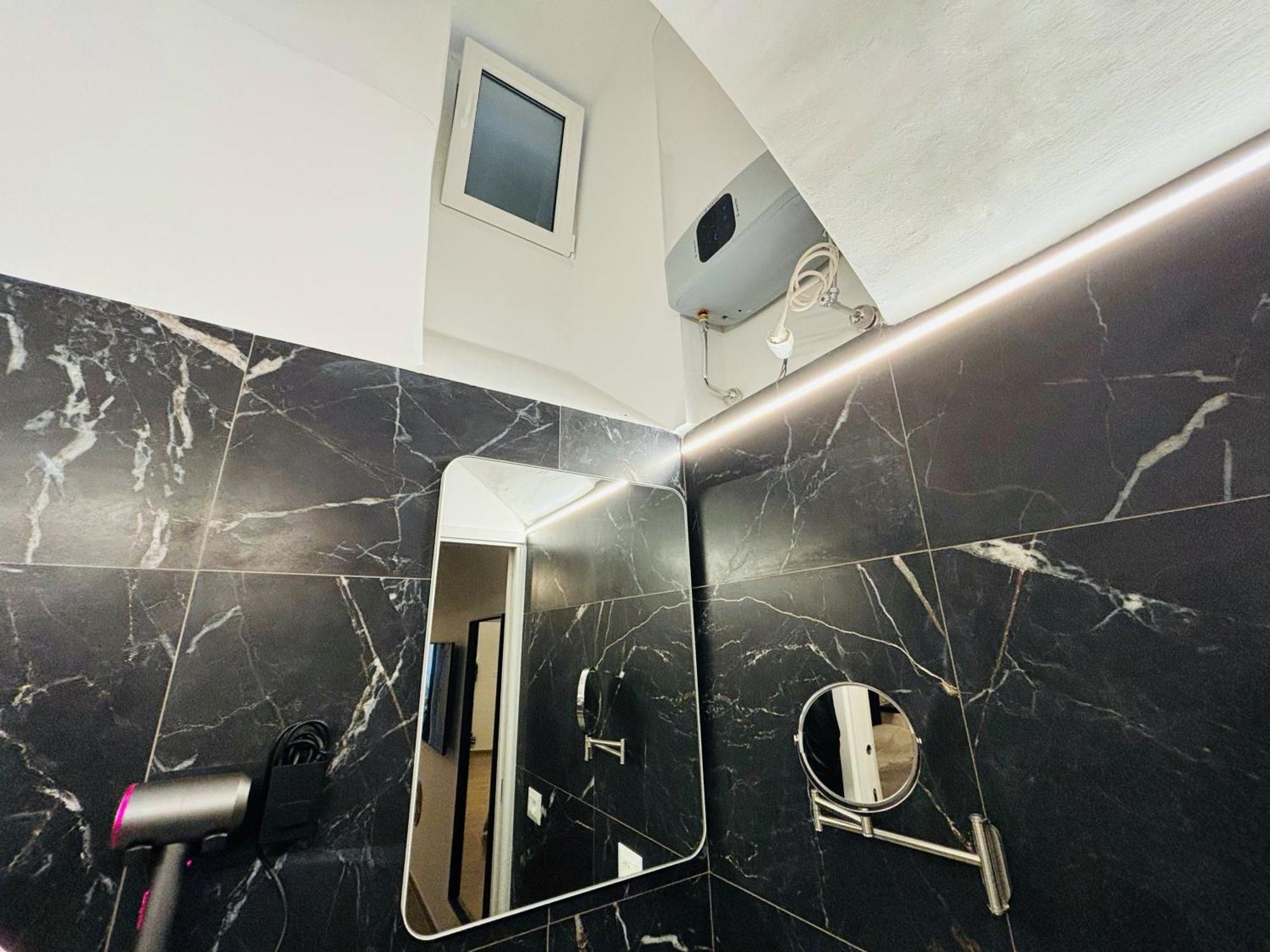 La Petite Suite Sanremo Bagian luar foto