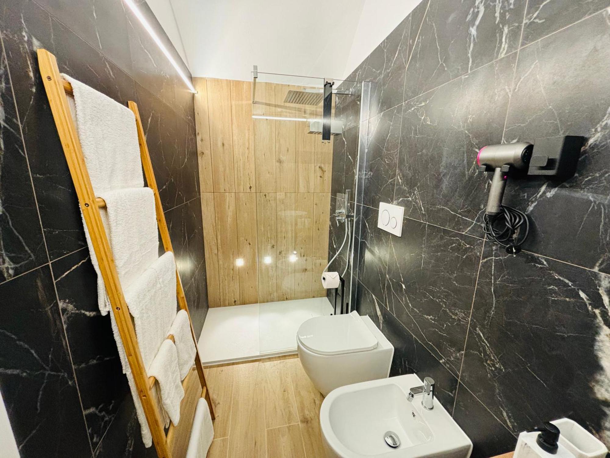 La Petite Suite Sanremo Bagian luar foto